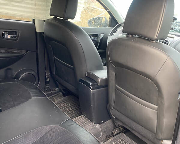 Черный Ниссан Кашкай, объемом двигателя 1.6 л и пробегом 240 тыс. км за 6500 $, фото 4 на Automoto.ua