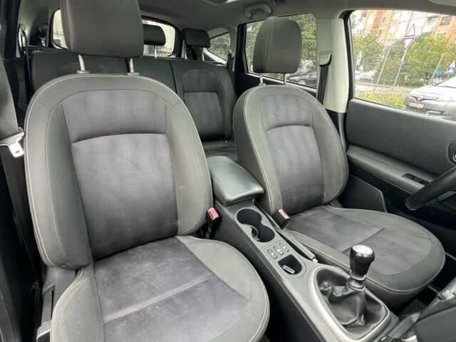 Черный Ниссан Кашкай, объемом двигателя 1.6 л и пробегом 226 тыс. км за 11555 $, фото 12 на Automoto.ua