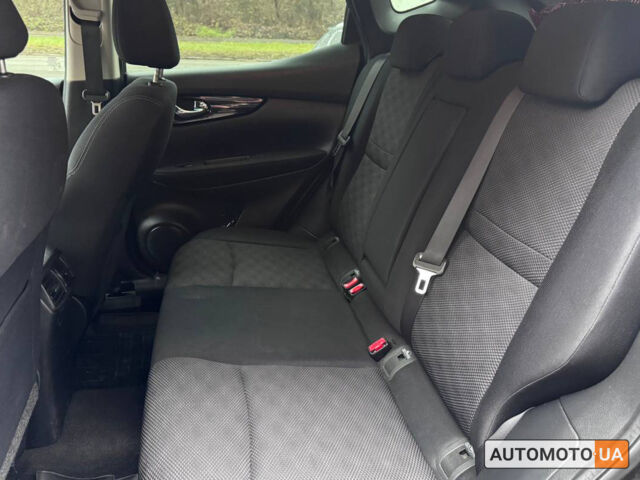 Черный Ниссан Кашкай, объемом двигателя 1.6 л и пробегом 130 тыс. км за 16000 $, фото 16 на Automoto.ua