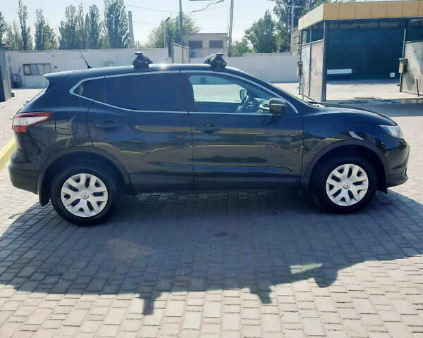 Черный Ниссан Кашкай, объемом двигателя 1.5 л и пробегом 155 тыс. км за 13800 $, фото 5 на Automoto.ua