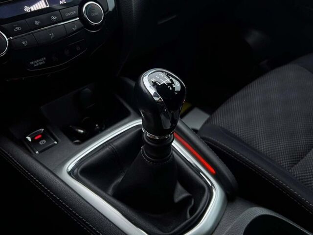 Черный Ниссан Кашкай, объемом двигателя 1.5 л и пробегом 199 тыс. км за 14990 $, фото 18 на Automoto.ua