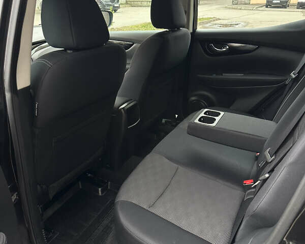 Черный Ниссан Кашкай, объемом двигателя 1.5 л и пробегом 175 тыс. км за 14700 $, фото 31 на Automoto.ua