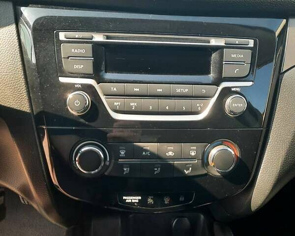 Черный Ниссан Кашкай, объемом двигателя 1.5 л и пробегом 155 тыс. км за 13800 $, фото 20 на Automoto.ua