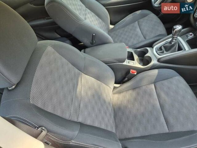 Черный Ниссан Кашкай, объемом двигателя 1.5 л и пробегом 108 тыс. км за 16899 $, фото 29 на Automoto.ua