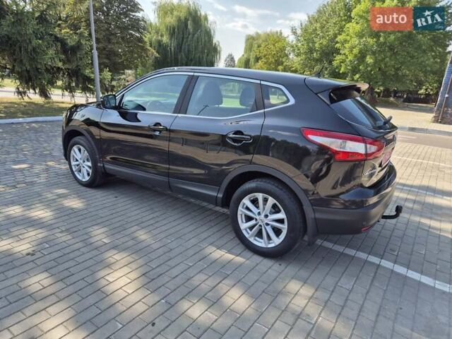 Черный Ниссан Кашкай, объемом двигателя 1.5 л и пробегом 108 тыс. км за 16899 $, фото 4 на Automoto.ua