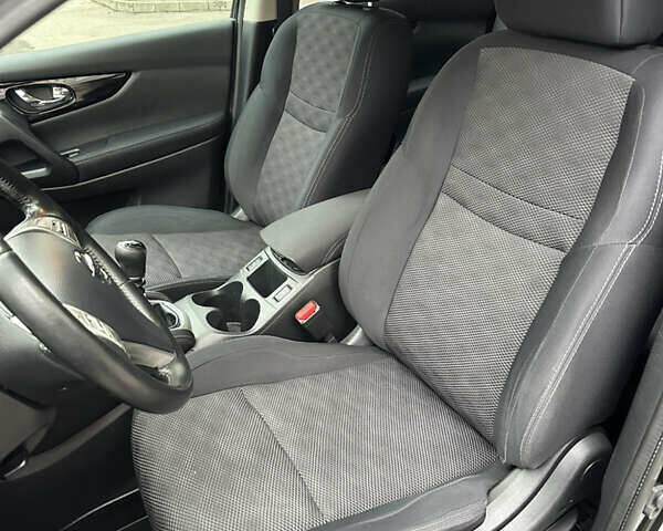 Черный Ниссан Кашкай, объемом двигателя 1.5 л и пробегом 175 тыс. км за 14700 $, фото 12 на Automoto.ua