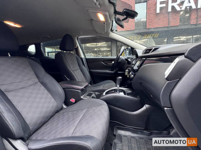 Черный Ниссан Кашкай, объемом двигателя 1.6 л и пробегом 130 тыс. км за 16000 $, фото 15 на Automoto.ua