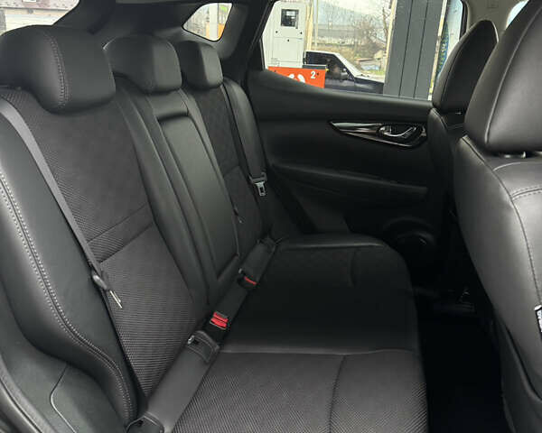 Чорний Ніссан Кашкай, об'ємом двигуна 1.5 л та пробігом 197 тис. км за 15900 $, фото 22 на Automoto.ua