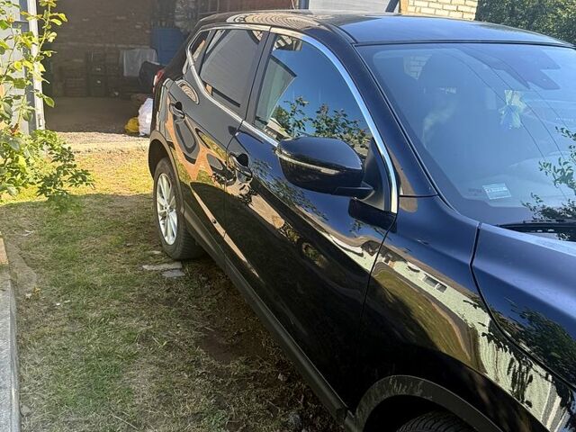 Черный Ниссан Кашкай, объемом двигателя 1.6 л и пробегом 100 тыс. км за 13000 $, фото 2 на Automoto.ua