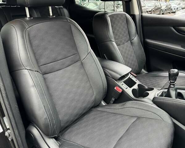 Черный Ниссан Кашкай, объемом двигателя 1.5 л и пробегом 220 тыс. км за 13700 $, фото 25 на Automoto.ua