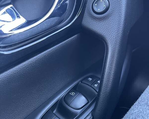 Черный Ниссан Кашкай, объемом двигателя 1.5 л и пробегом 240 тыс. км за 15600 $, фото 38 на Automoto.ua