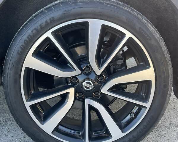 Черный Ниссан Кашкай, объемом двигателя 1.5 л и пробегом 240 тыс. км за 15600 $, фото 46 на Automoto.ua