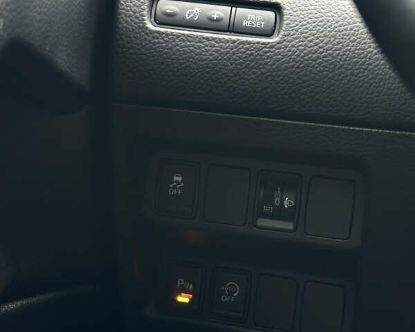 Черный Ниссан Кашкай, объемом двигателя 1.5 л и пробегом 175 тыс. км за 14700 $, фото 16 на Automoto.ua