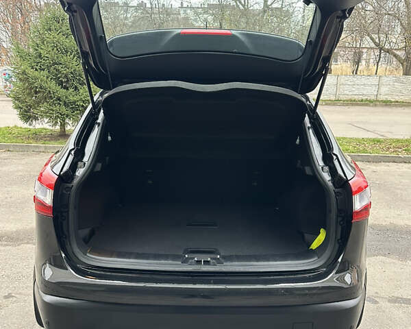 Черный Ниссан Кашкай, объемом двигателя 1.5 л и пробегом 175 тыс. км за 14700 $, фото 33 на Automoto.ua