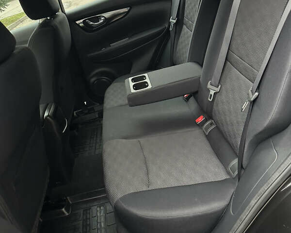 Черный Ниссан Кашкай, объемом двигателя 1.5 л и пробегом 175 тыс. км за 14700 $, фото 32 на Automoto.ua