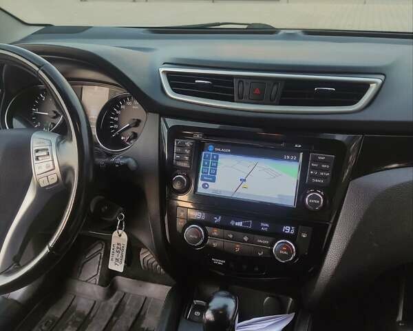 Чорний Ніссан Кашкай, об'ємом двигуна 1.6 л та пробігом 258 тис. км за 14600 $, фото 44 на Automoto.ua