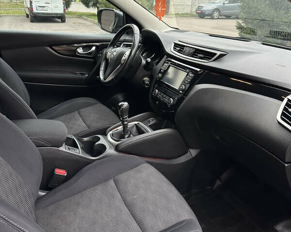 Черный Ниссан Кашкай, объемом двигателя 1.5 л и пробегом 175 тыс. км за 14700 $, фото 26 на Automoto.ua