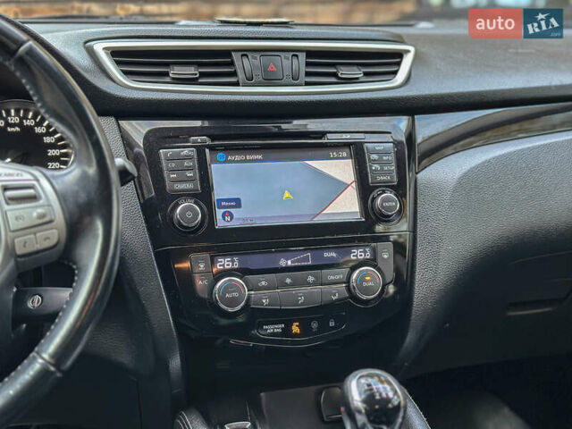 Чорний Ніссан Кашкай, об'ємом двигуна 1.6 л та пробігом 263 тис. км за 13900 $, фото 84 на Automoto.ua