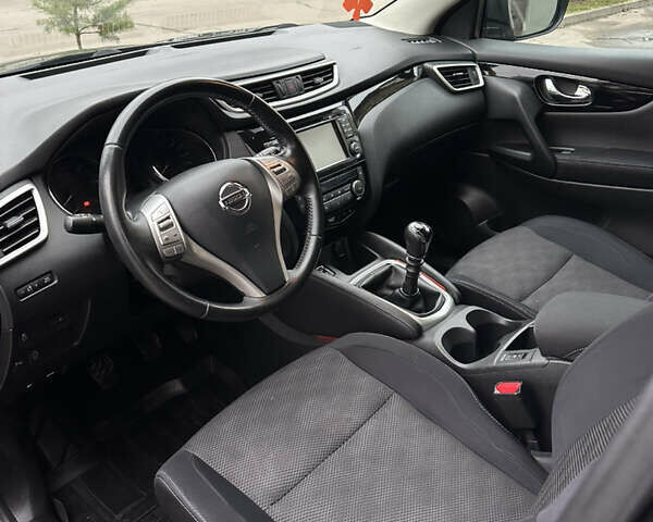 Черный Ниссан Кашкай, объемом двигателя 1.5 л и пробегом 175 тыс. км за 14700 $, фото 11 на Automoto.ua