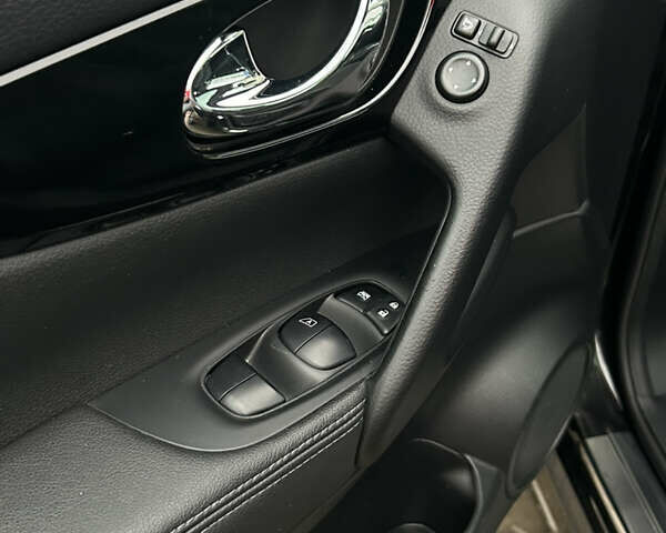 Чорний Ніссан Кашкай, об'ємом двигуна 1.5 л та пробігом 158 тис. км за 16200 $, фото 17 на Automoto.ua