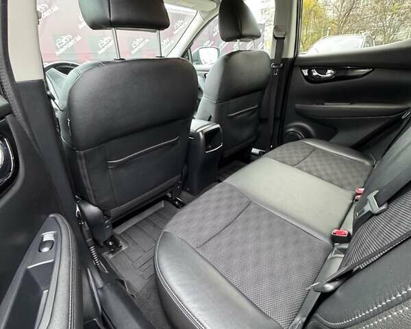 Черный Ниссан Кашкай, объемом двигателя 1.5 л и пробегом 220 тыс. км за 13700 $, фото 18 на Automoto.ua