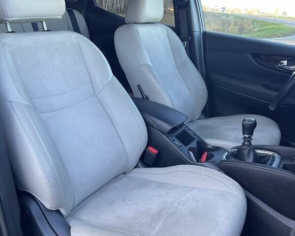 Черный Ниссан Кашкай, объемом двигателя 1.5 л и пробегом 240 тыс. км за 15600 $, фото 24 на Automoto.ua