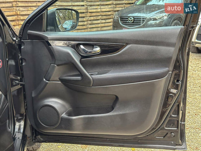 Чорний Ніссан Кашкай, об'ємом двигуна 1.6 л та пробігом 263 тис. км за 13900 $, фото 92 на Automoto.ua