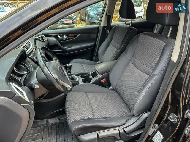 Чорний Ніссан Кашкай, об'ємом двигуна 1.6 л та пробігом 263 тис. км за 13900 $, фото 56 на Automoto.ua