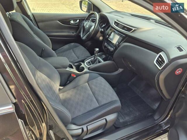 Черный Ниссан Кашкай, объемом двигателя 1.5 л и пробегом 108 тыс. км за 16899 $, фото 24 на Automoto.ua