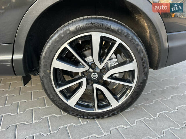 Черный Ниссан Кашкай, объемом двигателя 1.6 л и пробегом 217 тыс. км за 14950 $, фото 24 на Automoto.ua