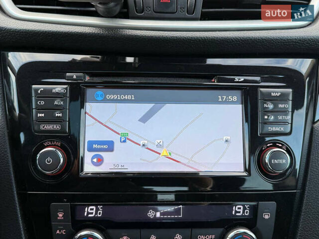 Черный Ниссан Кашкай, объемом двигателя 1.6 л и пробегом 289 тыс. км за 14300 $, фото 60 на Automoto.ua