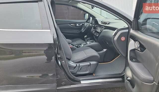 Черный Ниссан Кашкай, объемом двигателя 1.5 л и пробегом 202 тыс. км за 14950 $, фото 11 на Automoto.ua