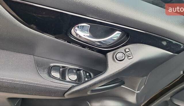 Черный Ниссан Кашкай, объемом двигателя 1.5 л и пробегом 202 тыс. км за 14950 $, фото 43 на Automoto.ua