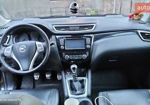 Чорний Ніссан Кашкай, об'ємом двигуна 1.6 л та пробігом 215 тис. км за 15200 $, фото 6 на Automoto.ua