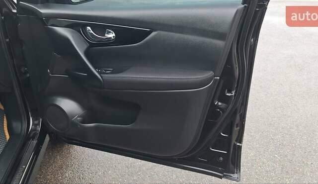 Черный Ниссан Кашкай, объемом двигателя 1.5 л и пробегом 202 тыс. км за 14950 $, фото 66 на Automoto.ua