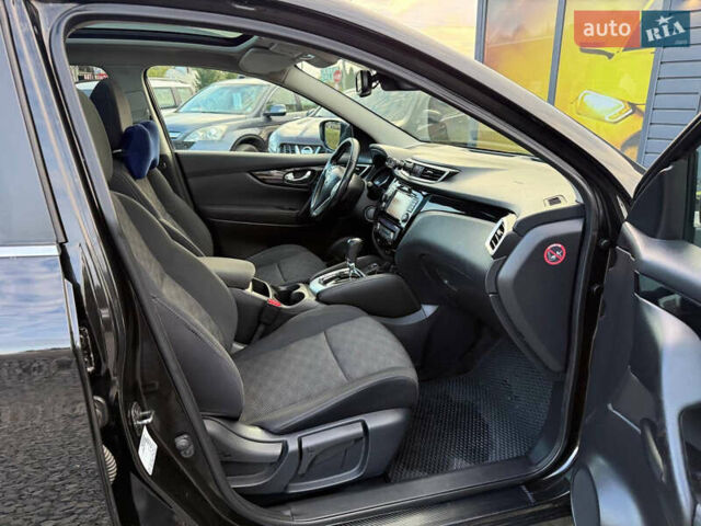 Черный Ниссан Кашкай, объемом двигателя 1.6 л и пробегом 289 тыс. км за 14300 $, фото 39 на Automoto.ua