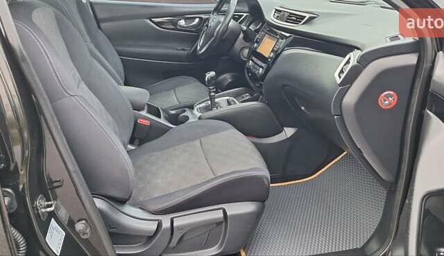 Черный Ниссан Кашкай, объемом двигателя 1.5 л и пробегом 202 тыс. км за 14950 $, фото 69 на Automoto.ua