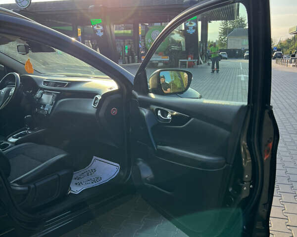 Черный Ниссан Кашкай, объемом двигателя 1.6 л и пробегом 217 тыс. км за 14950 $, фото 55 на Automoto.ua