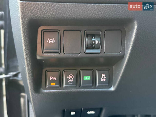 Черный Ниссан Кашкай, объемом двигателя 1.6 л и пробегом 287 тыс. км за 14700 $, фото 56 на Automoto.ua