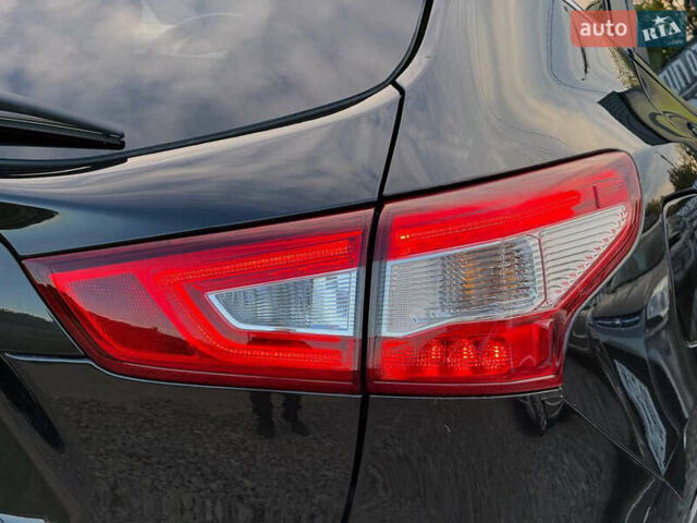 Черный Ниссан Кашкай, объемом двигателя 1.6 л и пробегом 289 тыс. км за 14300 $, фото 31 на Automoto.ua