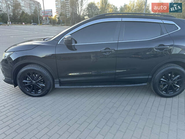 Черный Ниссан Кашкай, объемом двигателя 1.6 л и пробегом 126 тыс. км за 15500 $, фото 2 на Automoto.ua