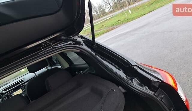 Черный Ниссан Кашкай, объемом двигателя 1.5 л и пробегом 202 тыс. км за 14950 $, фото 13 на Automoto.ua