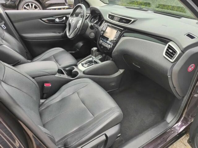 Черный Ниссан Кашкай, объемом двигателя 1.2 л и пробегом 77 тыс. км за 5000 $, фото 7 на Automoto.ua