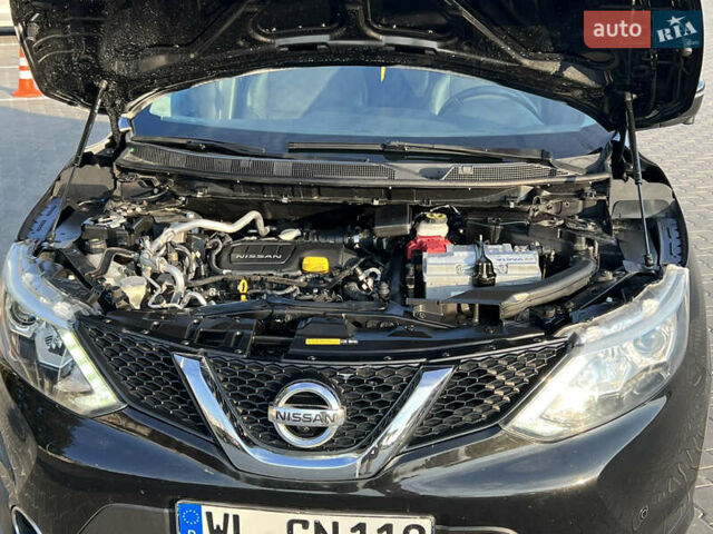 Черный Ниссан Кашкай, объемом двигателя 1.6 л и пробегом 217 тыс. км за 14950 $, фото 65 на Automoto.ua