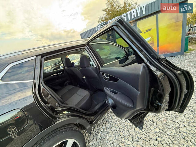 Черный Ниссан Кашкай, объемом двигателя 1.6 л и пробегом 287 тыс. км за 14700 $, фото 47 на Automoto.ua