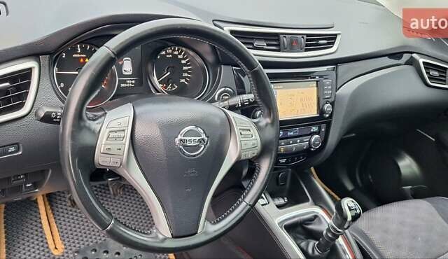 Черный Ниссан Кашкай, объемом двигателя 1.5 л и пробегом 202 тыс. км за 14950 $, фото 60 на Automoto.ua