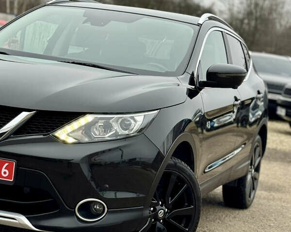 Черный Ниссан Кашкай, объемом двигателя 1.6 л и пробегом 204 тыс. км за 14800 $, фото 4 на Automoto.ua