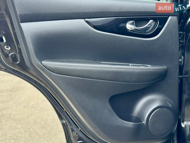 Черный Ниссан Кашкай, объемом двигателя 1.6 л и пробегом 204 тыс. км за 14800 $, фото 49 на Automoto.ua