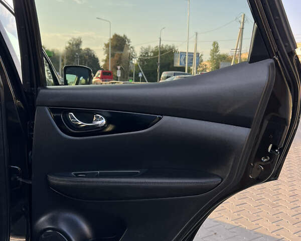 Черный Ниссан Кашкай, объемом двигателя 1.6 л и пробегом 217 тыс. км за 14950 $, фото 59 на Automoto.ua