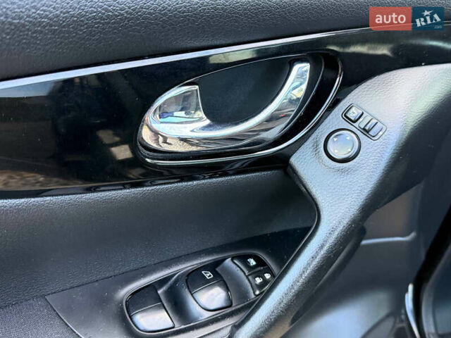 Черный Ниссан Кашкай, объемом двигателя 1.6 л и пробегом 289 тыс. км за 14300 $, фото 54 на Automoto.ua